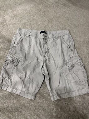 Calvin Klein Jeans Men's Cargo Shorts in taupe size 40